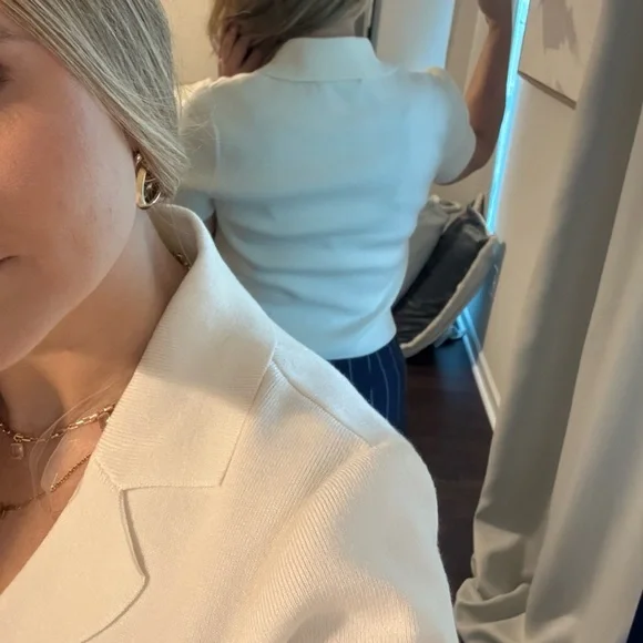 Chic Cream Short Sleeve Cardigan with Gold Buttons Old Money Style Workwear - Picture 3 of 8